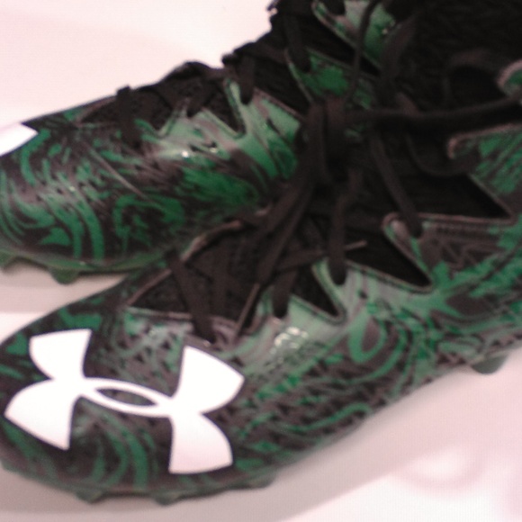 NEW,UNDER ARMOUR FOOTBALL CLEATS main image 6